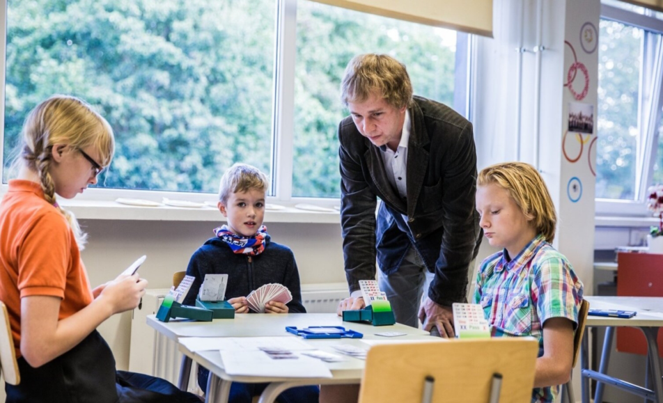 Bridž-algajatele-meelis-kuldkepp-opetab